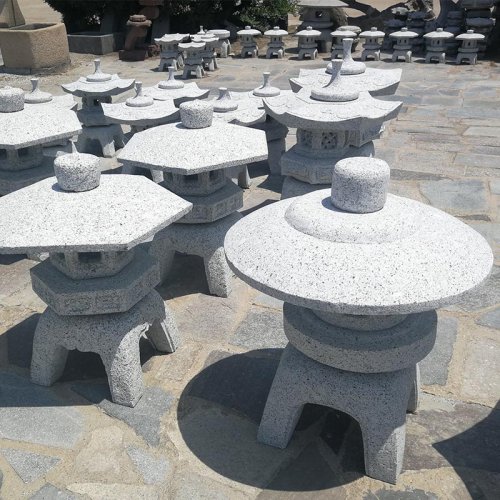 Natural granite lanterns Japanese style yukimi Chinese stone lantern for garden outdoor Factory sale directly